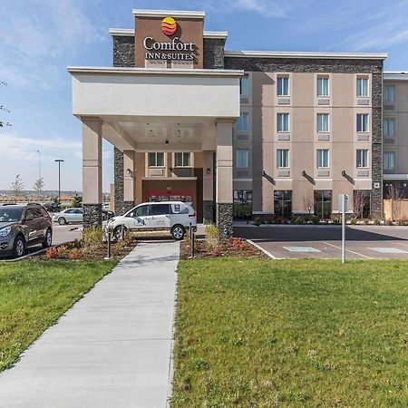 Comfort Inn & Suites Airport North YYC Екстериор снимка